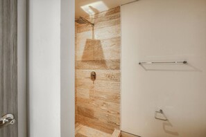Hair dryer, towels - Casa Grace a pasos de Polanco y Reforma. (Ciudad de México)