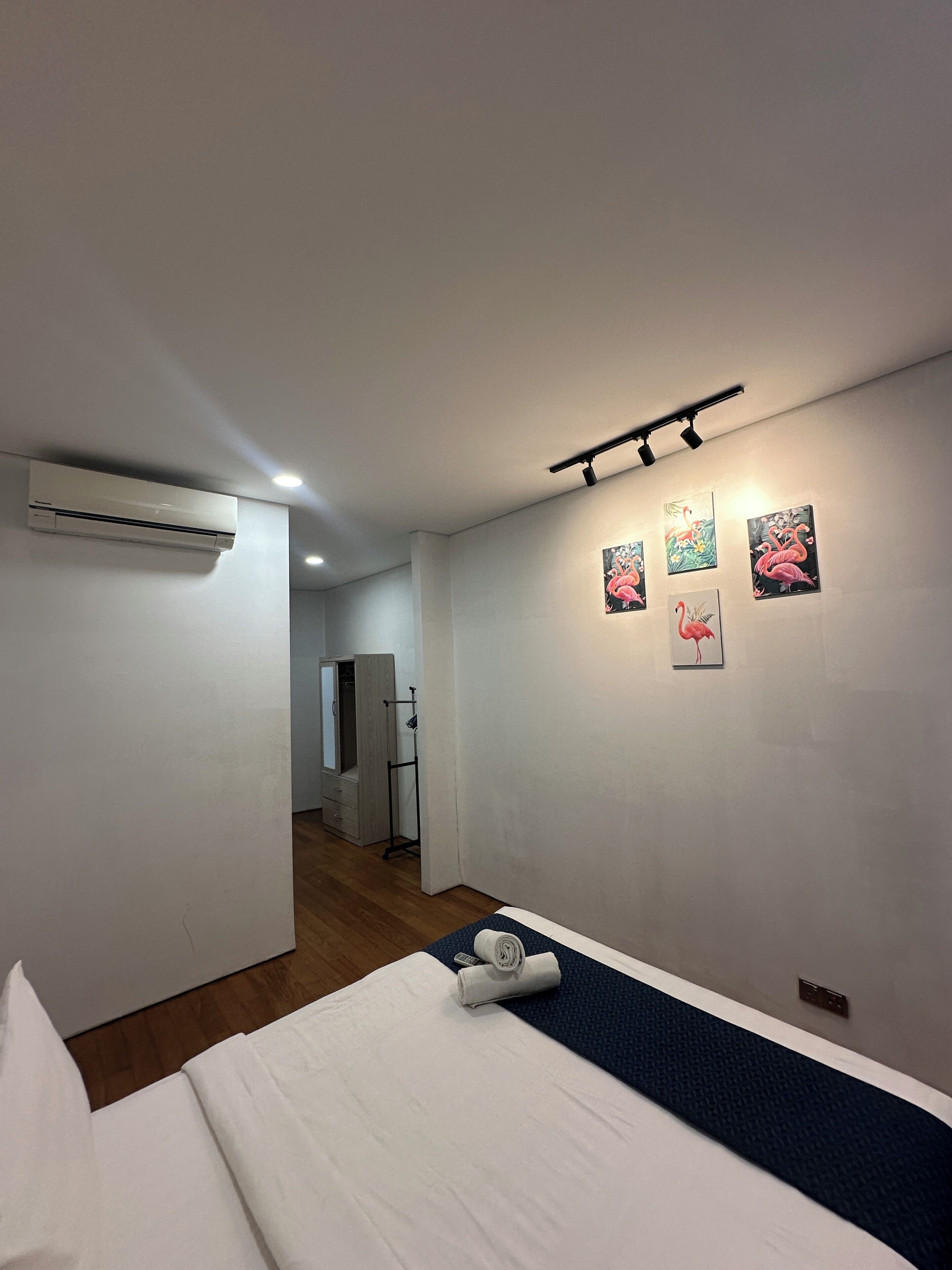 3 Bedrooms Apartments with City View