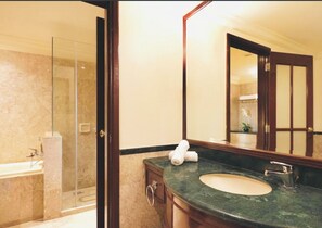 Basic Apartment, City View | Bathroom - Sky Suites By Easy Trip (Kuala Lumpur)