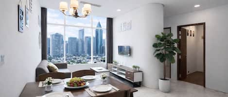 3 Bedrooms Apartments with City View | In-room dining