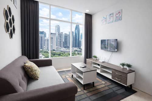 3 Bedrooms Apartments with City View | Living area