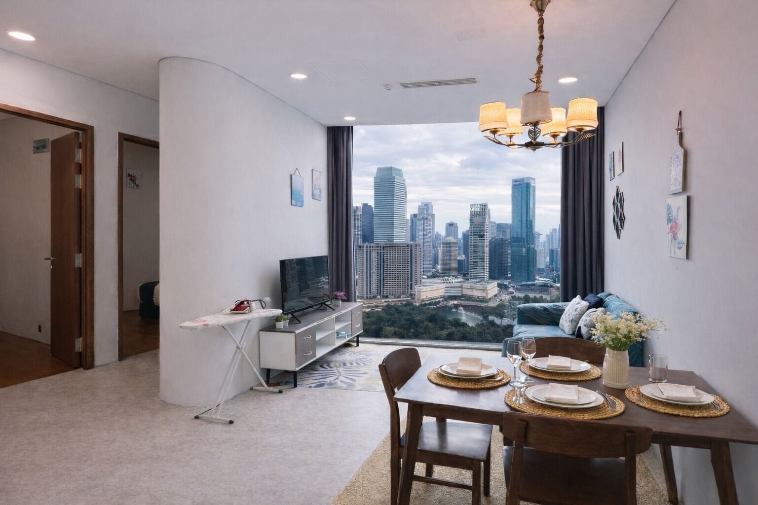 3 Bedrooms Apartments with City View | Living area