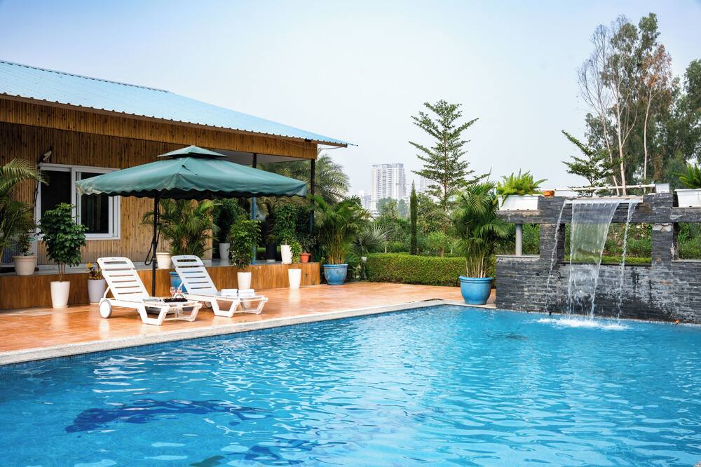 Alaya Stays Aurea 4 BHK Farm With Pool