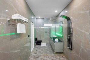 Luxury Villa | Bathroom - Alaya Stays Aurea 4 BHK Farm With Pool (Noida)