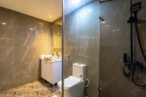 Luxury Villa | Bathroom - Alaya Stays Aurea 4 BHK Farm With Pool (Noida)