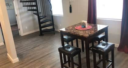 3143 Dover #3 · Modern Apartment High End Finishes & Washer/Dryer In-unit.