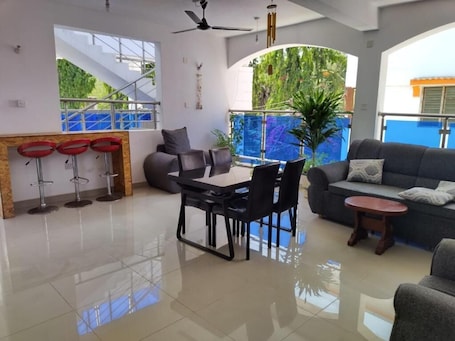 Interior. Jundan Palace Hotel Mombasa