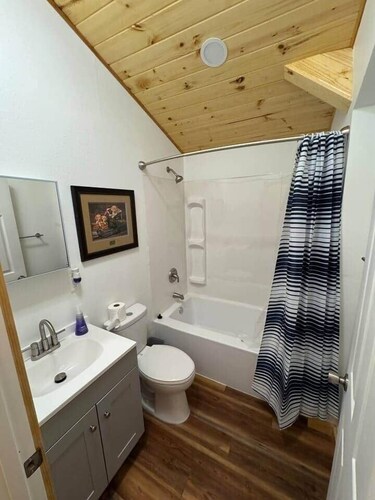 Serenity Adventures - Sunnyside Bunkhouse