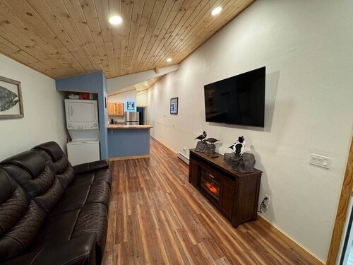 Serenity Adventures - Sunnyside Bunkhouse