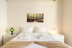 3 slaapkamers, een bureau, internet, beddengoed
