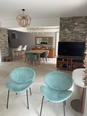 Living area - Seaside house with pool (Saint-Cyr-sur-Mer)