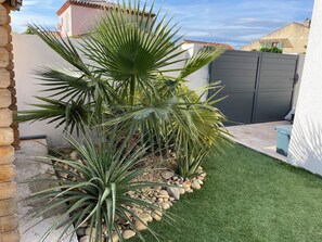 Property grounds - Seaside house with pool (Saint-Cyr-sur-Mer)