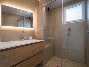 Shower - Beautiful villa with airco, pool and hottub (Les Issambres)