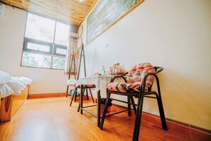 Double Room, Pool View | Interior - Ali Garden Homestay Trang An (Hoa Lu)