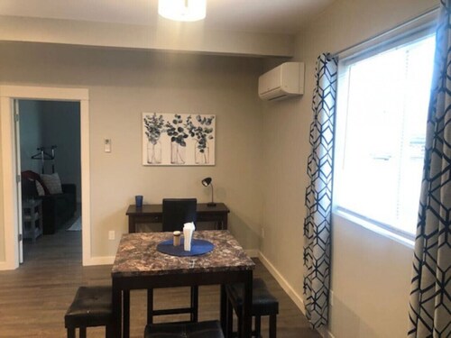 3143 Dover #1 · Modern Apartment High End Finishes & Washer/Dryer In-unit.
