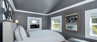 Remodeled Historic Folsom Craftsman House - Pool - Walk to Sutter St