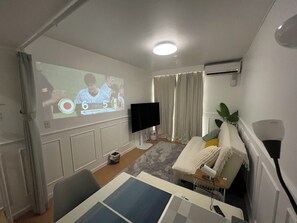 Living area - Ikebukuro 1 stop｜Entire Private House｜ 3BR for 8 ｜ 7min walk｜Convenience store 3min (豊島区池袋本町)