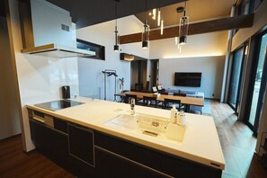 Fridge, microwave, oven, cookware/dishes/utensils