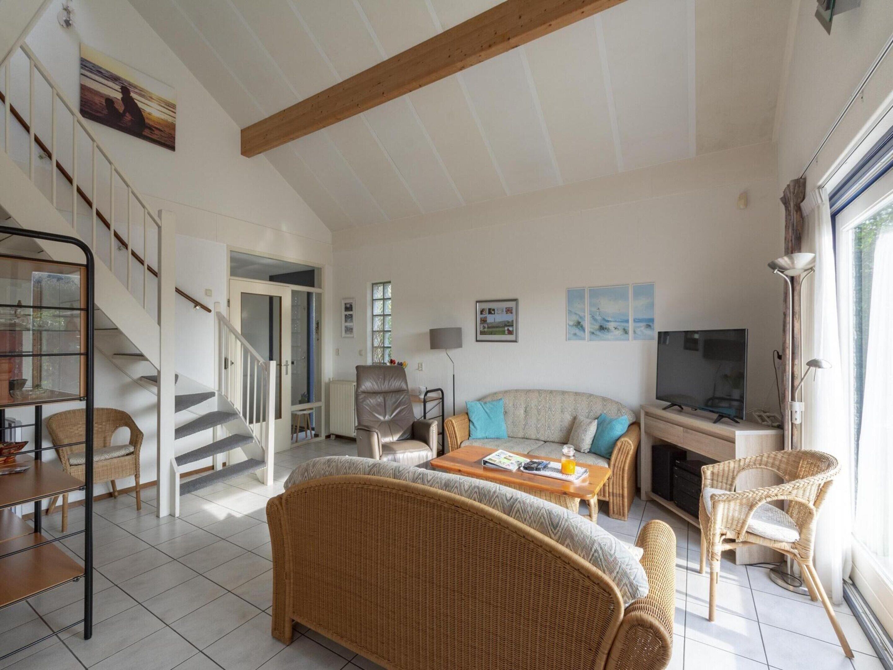 Classic Villa, 4 Bedrooms | Living room