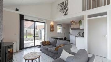 Comfort huis, 3 slaapkamers | Woonkamer | Een open haard