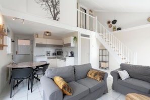 Comfort House, 3 Bedrooms | Living room | Fireplace - Yperhof 66 Holiday Home for 6 Guests on Cost (Julianadorp)