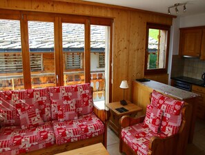 Comfort Apartment, 2 Bedrooms | Living room - Apartment in Valais Near Cable Car (Nendaz)