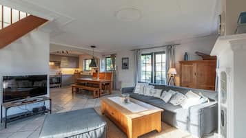 Comfort House, 2 Bedrooms | Living room