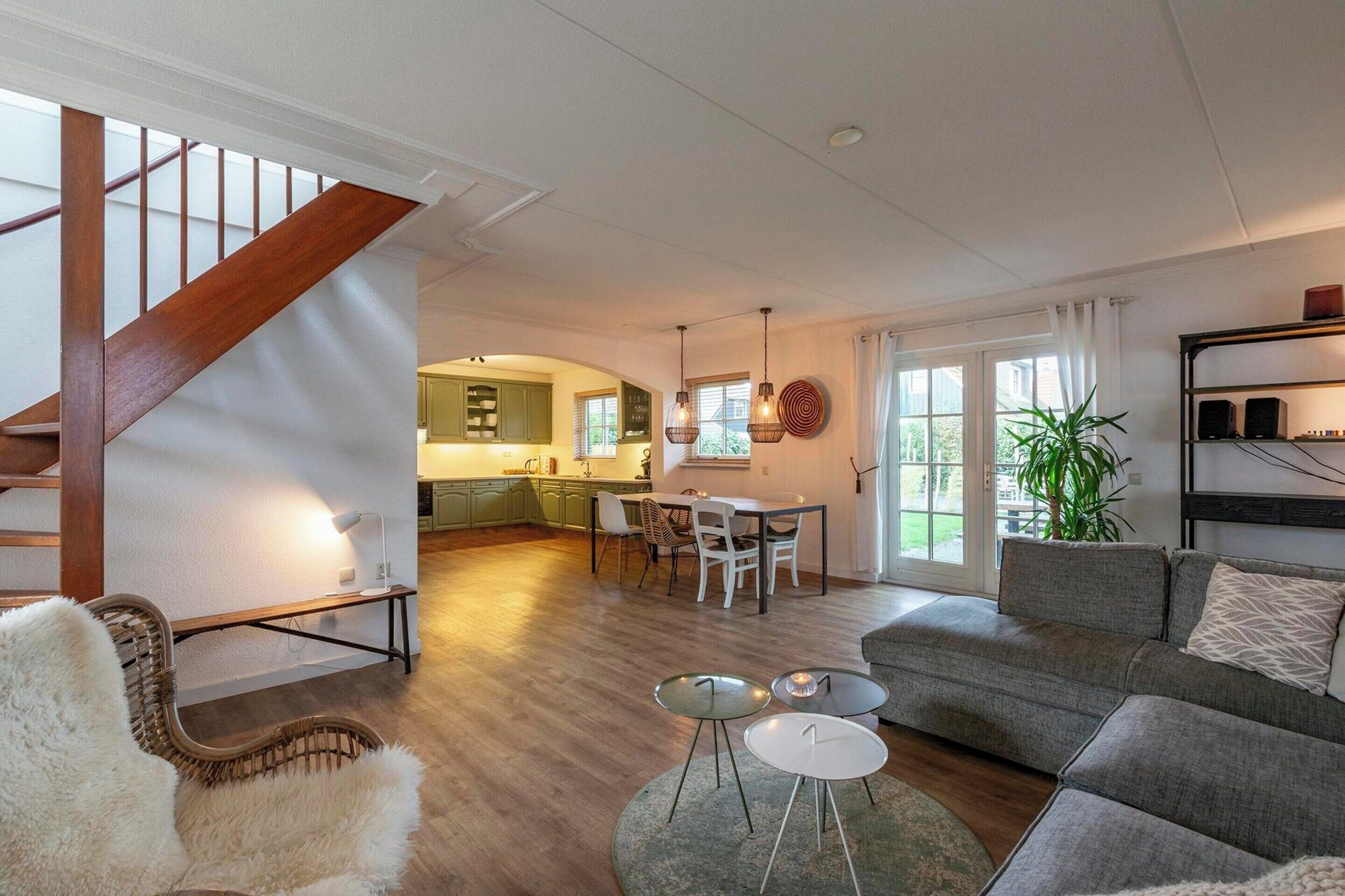 Classic House, 3 Bedrooms | Living room