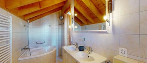 Classic Chalet, 5 Bedrooms | Bathroom | Bathtub, hair dryer
