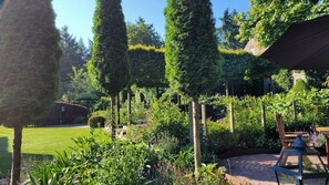 Villa clásica, 2 habitaciones | Jardín