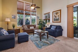 Living area - 3-bedroom townhome in charming Waikoloa Beach Resort (Waikoloa Village)