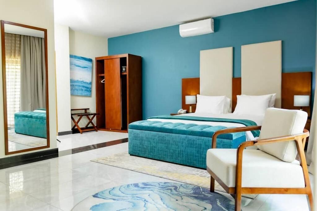 In-room safe, soundproofing, iron/ironing board, free WiFi