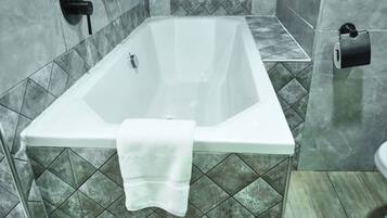 Standard Suite | Bathroom