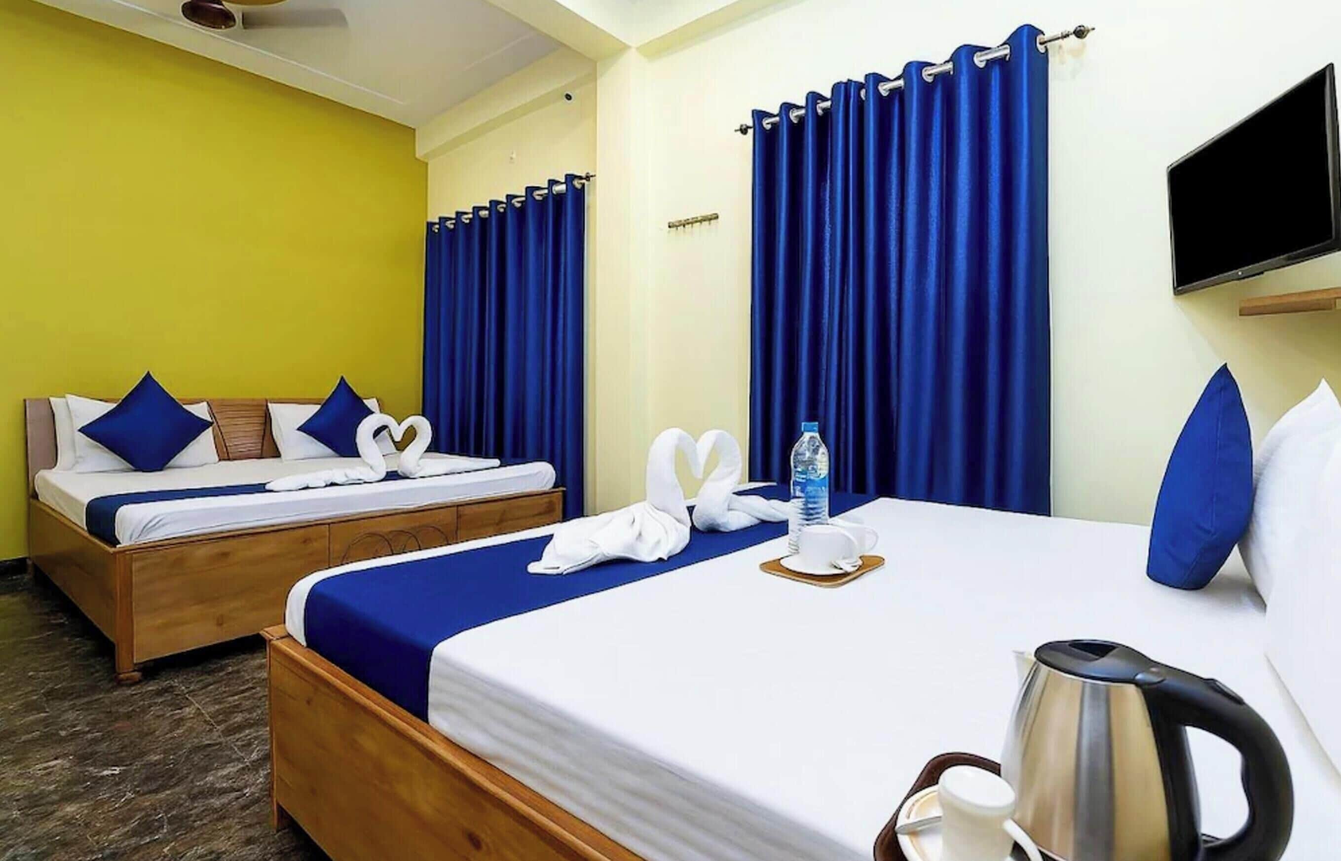 Deluxe Quadruple Room, Air conditioning | Hypo-allergenic bedding, desk, soundproofing, free WiFi