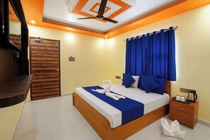 Double Room - Hotel M-I-N-X Radhika Palace Ayodhya  (Ayodhya)