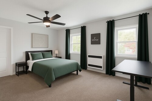 Beautiful Studio apartment with AC, Riverside in delightful Bay City!