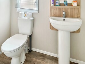 Towels - 2 bedroom accommodation in Sandown (Sandown)