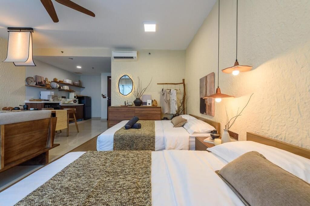 Cortinas blackout, tabla de planchar con plancha y wifi gratis 