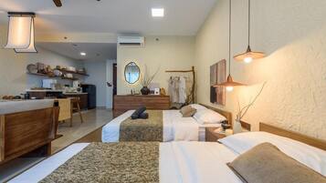Cortinas blackout, tabla de planchar con plancha y wifi gratis