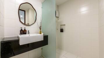 Apartment, Pool View | Bilik Mandi