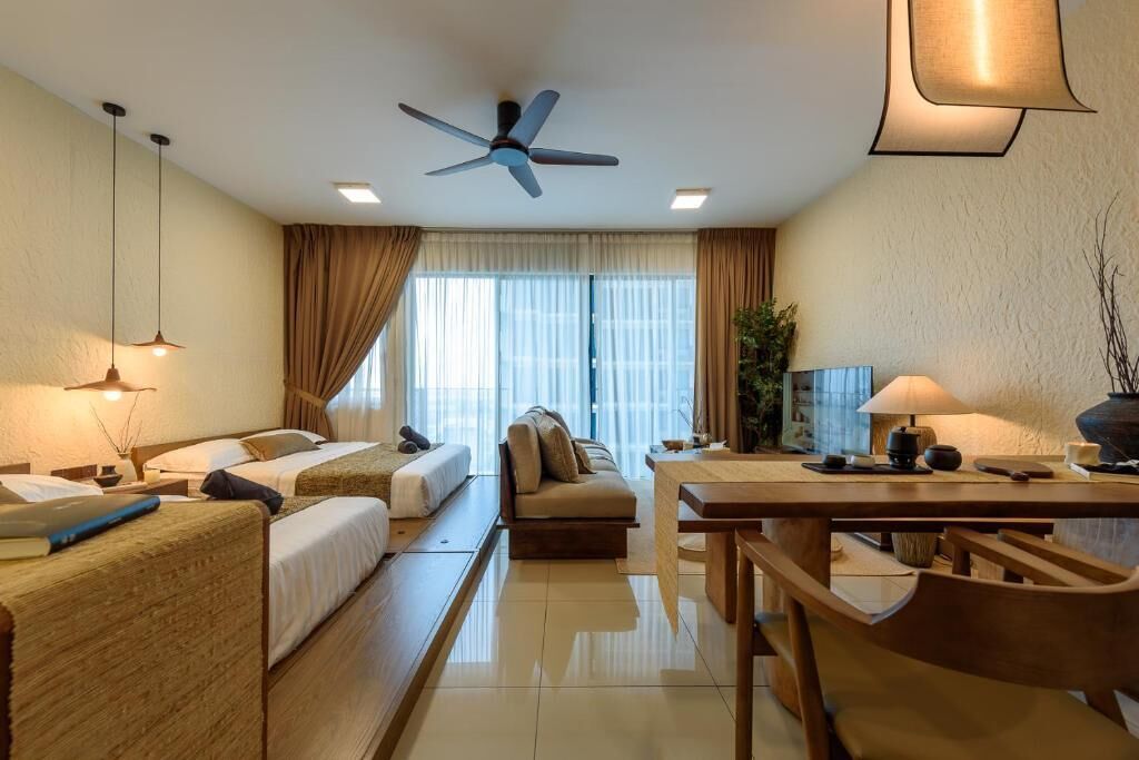 Apartment, Poolblick