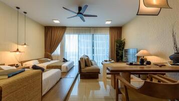 Apartment, Poolblick