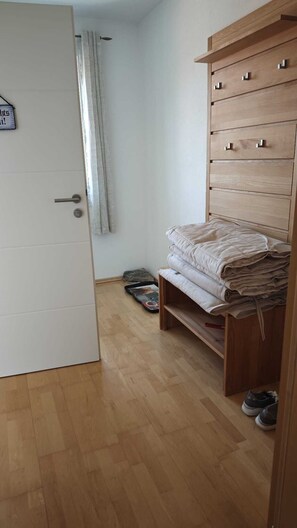 Interior - Apartment with mountain view, 60sqm & balcony (Waging am See)