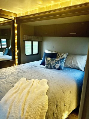 2 bedrooms, WiFi, bed sheets - Serene 2-bedroom mobile home with AC in charming Otto (Otto)