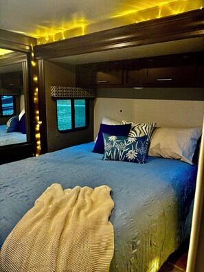 2 bedrooms, WiFi, bed sheets - Serene 2-bedroom mobile home with AC in charming Otto (Otto)