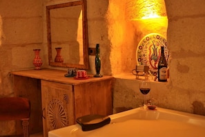 Deluxe Double Room, Valley View | Interior - Suleyman Cappadocia Hotel (Avanos)