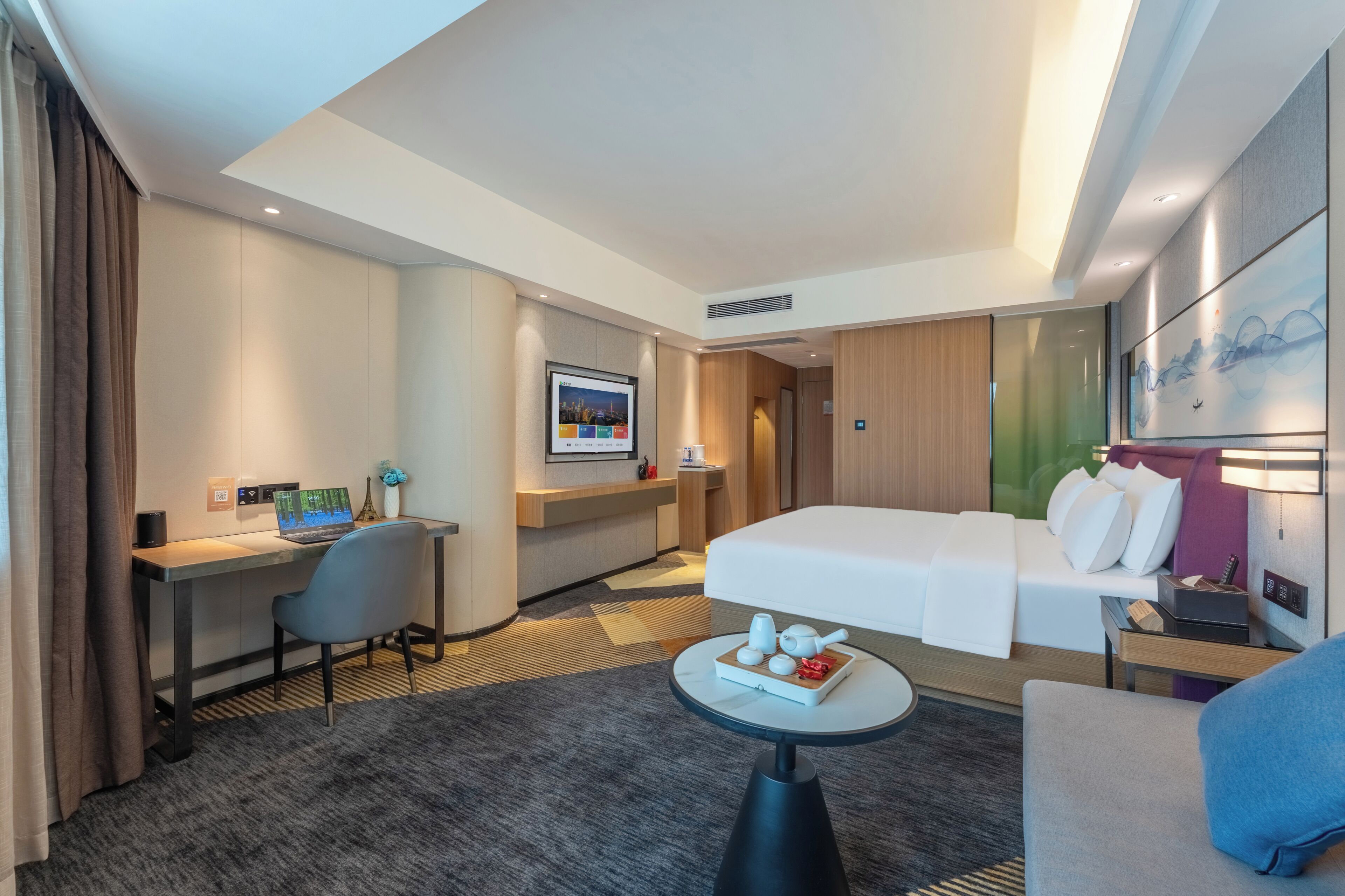 Deluxe Double Room, City View | Desk, free WiFi