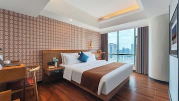 Habitación Confort doble, vistas a la ciudad | Escritorio y wifi gratis