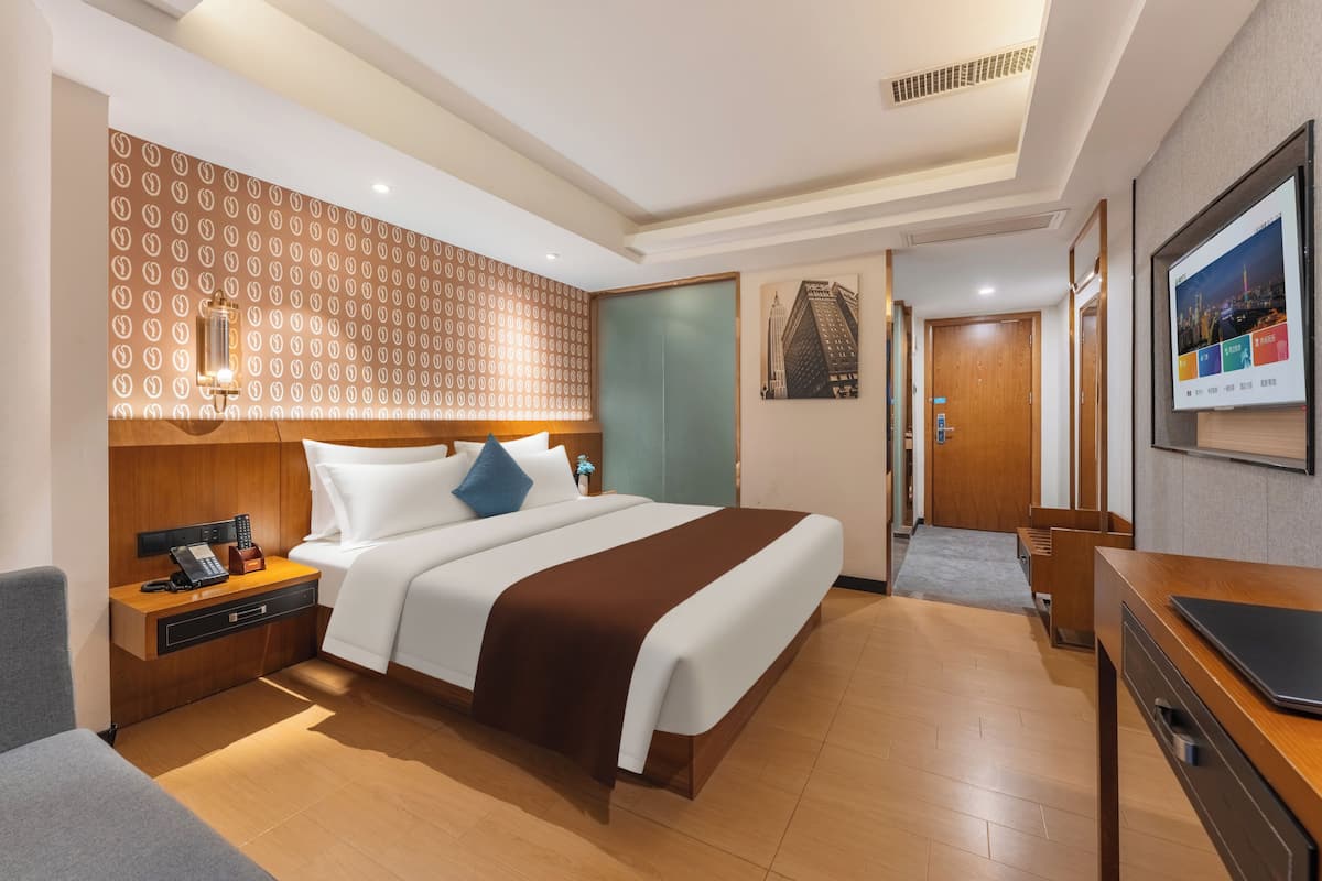 Comfort Double Room, City View