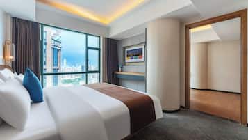 Suite Familiale, vue ville | Bureau, Wi-Fi gratuit
